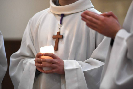 Obispos de Francia piden ayuda al papa Francisco para tratar casos de abuso